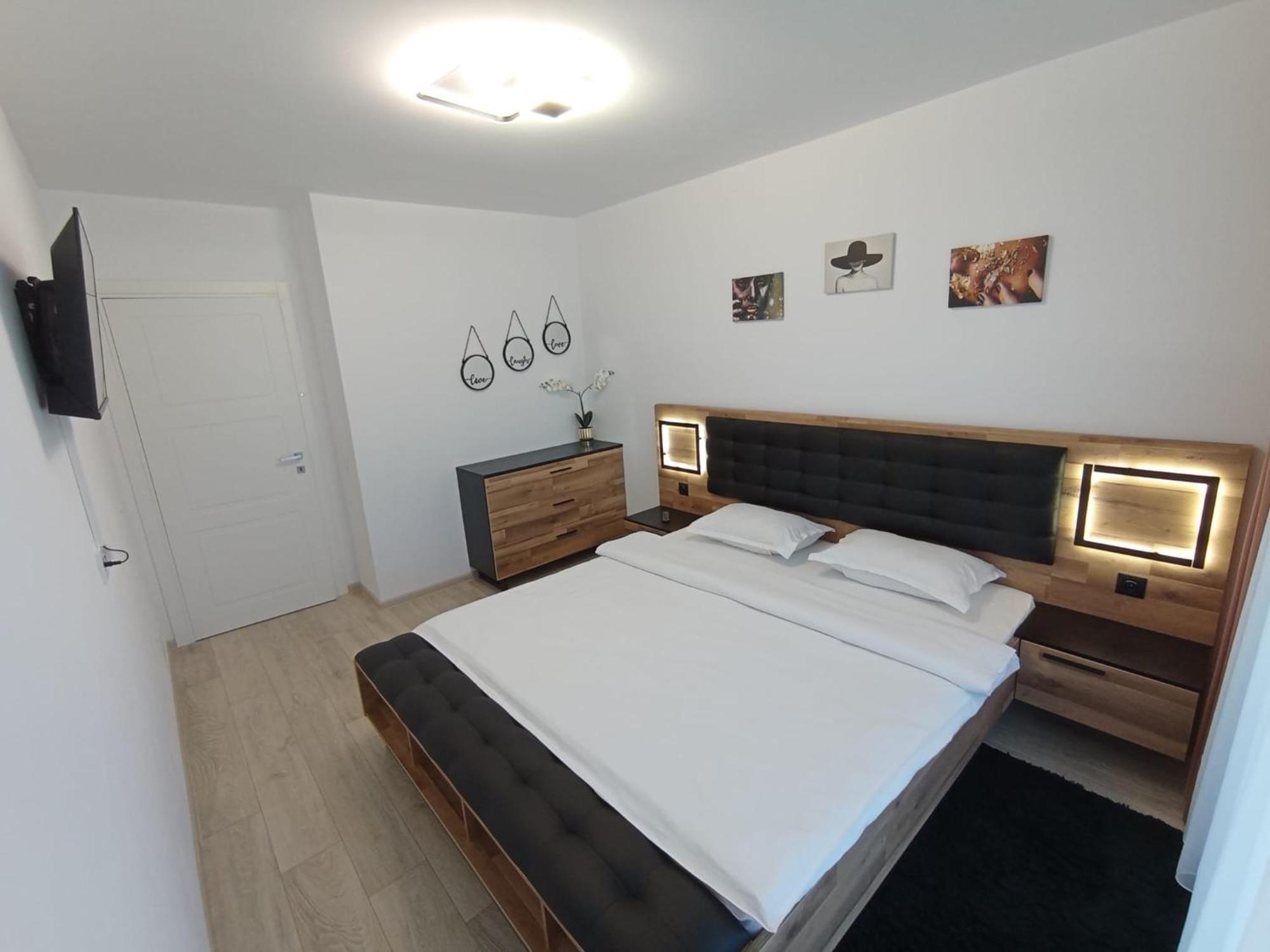 בראשוב Penthouse City View Infinity מראה חיצוני תמונה